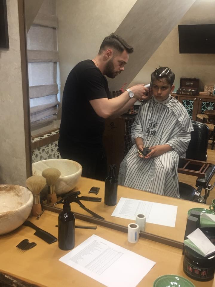Băiatul Vicăi Blochina s-a răsfățat de 1 iunie. Mama lui l-a dus la salonul de înfrumusețare