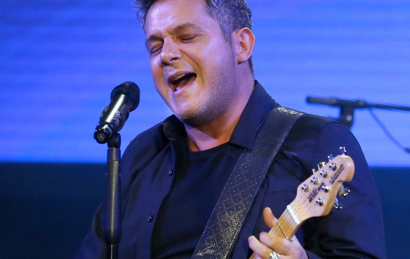 Alejandro Sanz și-a întrerupt un concert pentru a salva o spectatoare ce era lovită de un bărbat