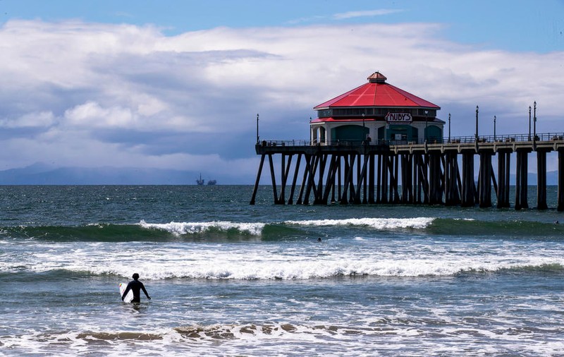 Un american care făcea surf a murit în Ajunul Crăciunului, după ce a fost atacat de un rechin