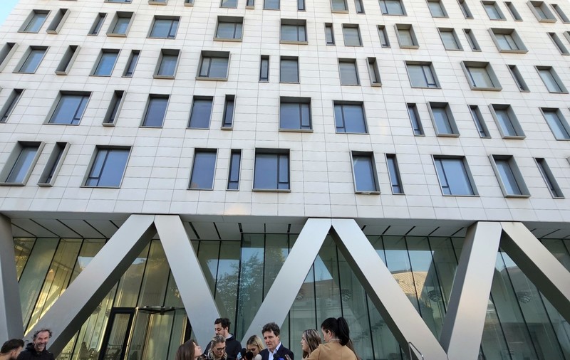 De ce nu a mai fost demolată Cathedral Plaza din București, deși Nicușor Dan spunea anul trecut că s-a rezolvat