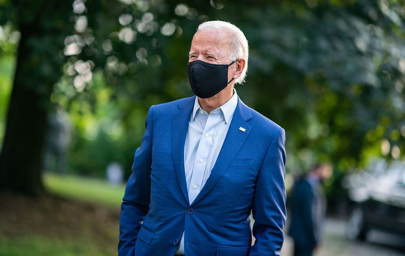 Joe Biden cere americanilor să poarte mască timp de 100 de zile și îl ia în echipa sa pe Anthony Fauci, doctorul criticat de Trump