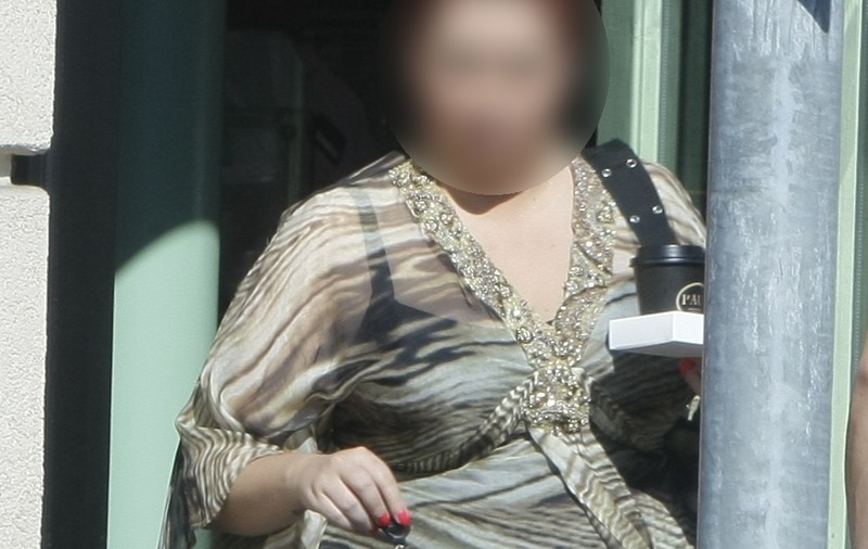 CE TRANSFORMARE! Oana Roman, COMPLET NEMACHIATĂ, în oraş, cu iubitul! Cum ţi se pare că arată? | FOTO