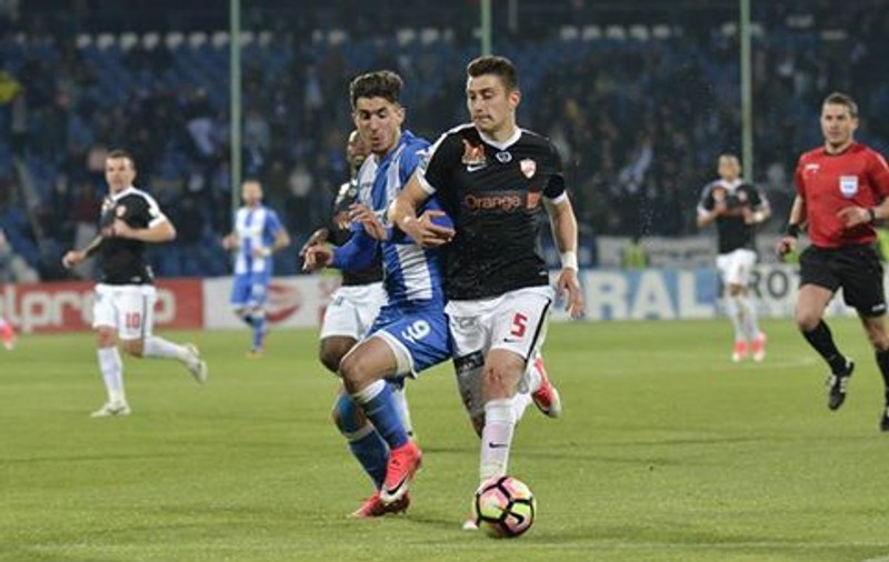CSU Craiova - Dinamo 2-2. Contra: ”Zlatinski ne-a înjurat”. Mulțescu: ”Și trezit din pat, trebuie să dai bine”. Toate reacțiile