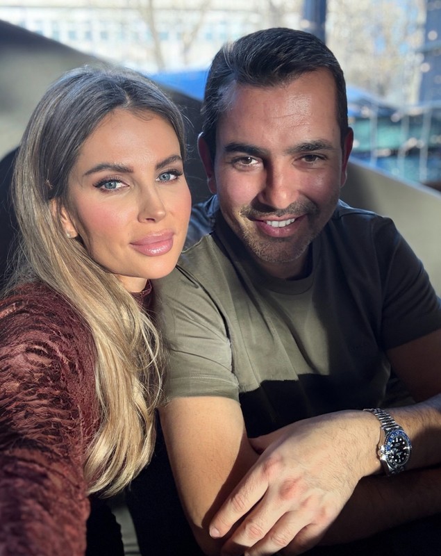 Andreea Bănică iese la atac! Pe cine nu are cântăreața la suflet: „Stai în online și dai sfaturi de mamă, că le știm pe toate”