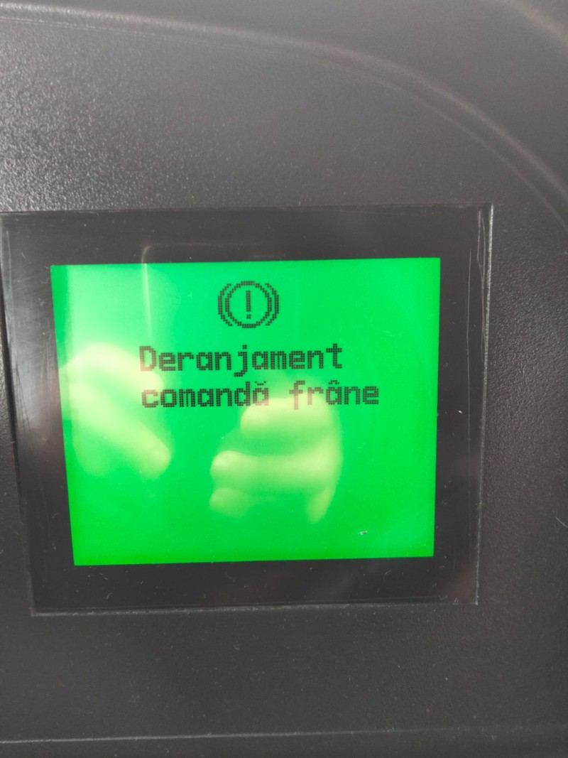 Mesajul afișat pe bordul unui autobuz Otokar