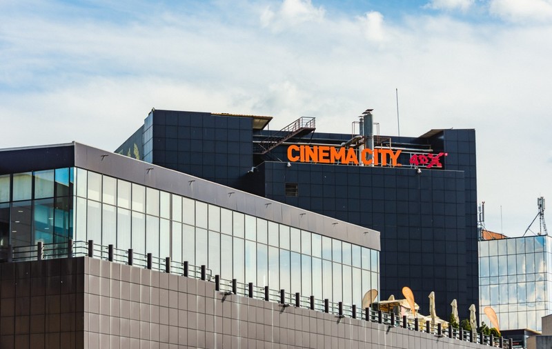 O femeie din Cluj-Napoca nu mai are voie în mall-urile din județ și în hipermarketuri. Care este motivul