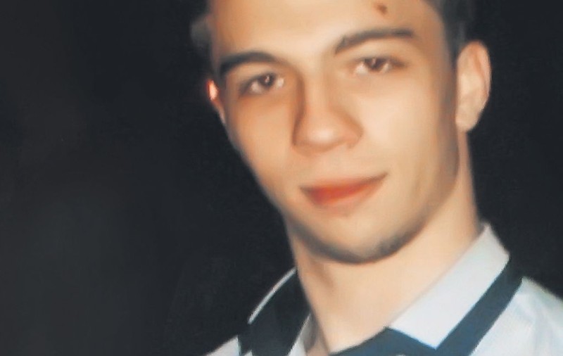 Lucra zi şi noapte ca să devină programator