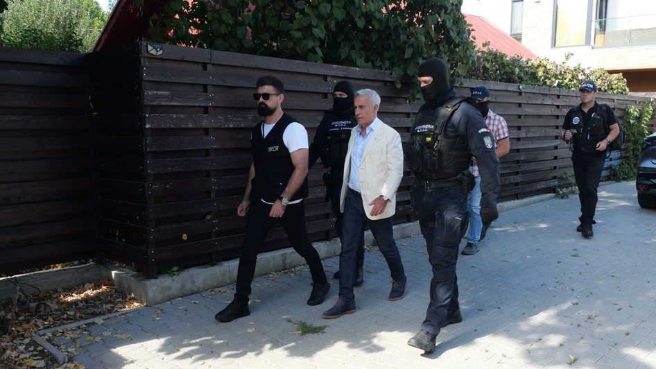 Călin Georgescu este dus la audieri la DIICOT. Foto: Libertatea