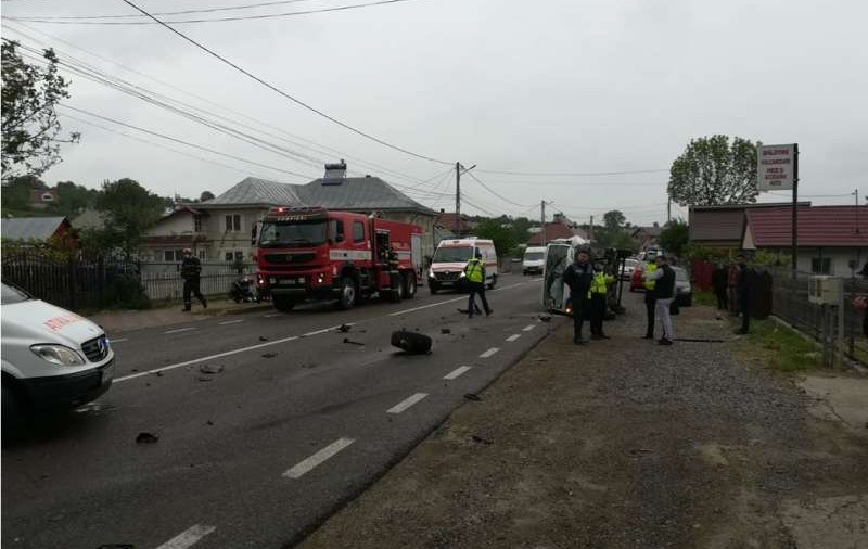 Două victime încarcerate, în urma unui accident produs în județul Neamț