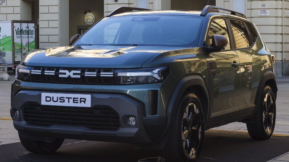 O mașină SUV Dacia Duster gri, Dacia Duster la Salonul Auto de la Torino 2024