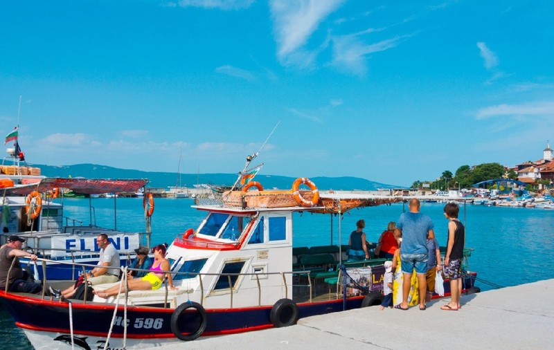 Șase stațiuni de plajă ieftine în Europa, de la orașe regale la coaste „aurii”, cu oferte avantajoase de toamnă