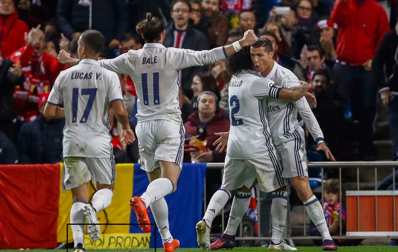 Didi Prodan a fost omagiat de câțiva români la derbyul Atletico Madrid - Real Madrid. Căpitanul lui Rangers a jucat cu banderolă neagră pe braț