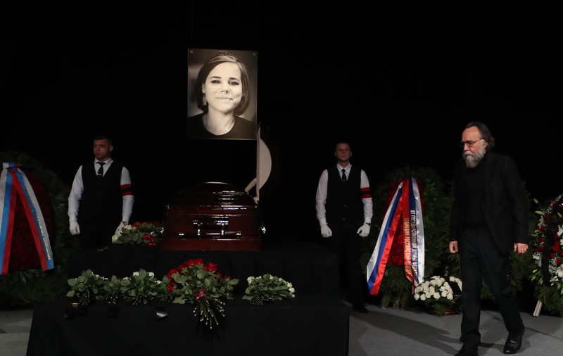 Ziar din Rusia compară un discurs de la înmormântarea fiicei lui Dughin cu cel al naziștilor: „Ein Volk, ein Reich, ein Führer”
