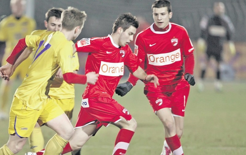 «Câinii» muşcă rău / Dinamo - Dacia Chişinău 4-0