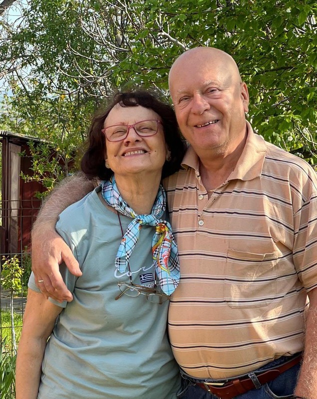 Imagini rare cu părinții Simonei Gherghe. Au împlinit 50 de ani de căsătorie, iar fiica lor a transmis un mesaj emoționant