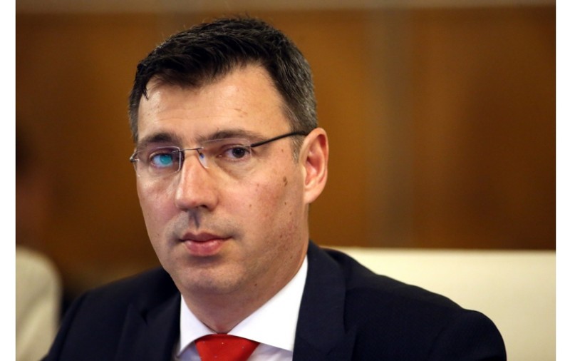 Guvernul instituie un impozit de 1% din cifra de afaceri pentru 450.000 de firme cu vânzări sub un milion de euro
