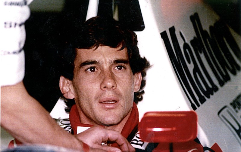 Cea mai mare tragedie din sport s-a petrecut de 1 mai. Pilotul Ayrton Senna a murit pe circuit la doar 34 de ani | VIDEO