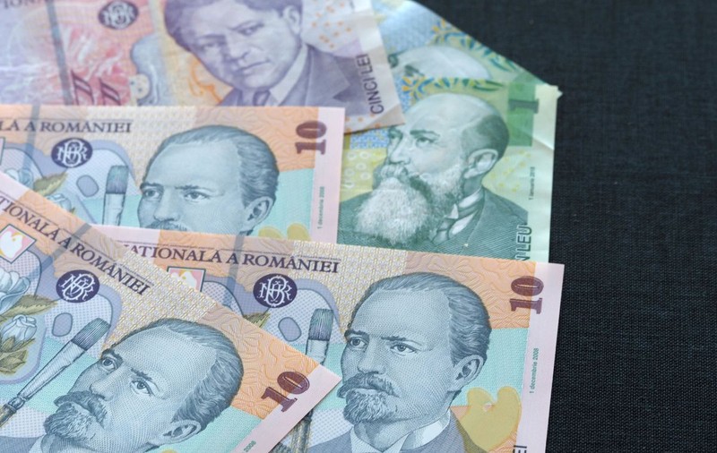 Guvernul a pregătit „Ordonanța-trenuleț” pe 2025. Salarii și pensii înghețate, fără angajări la stat și vouchere de vacanță