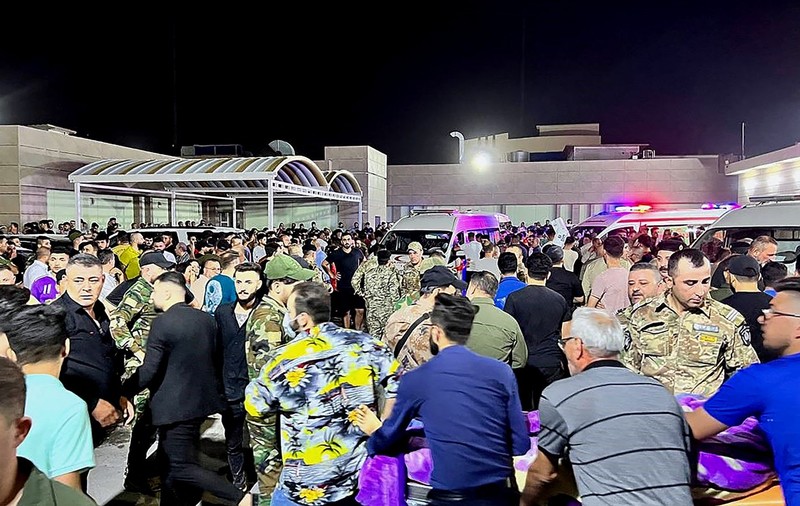 Peste 100 de persoane au murit și alte 150 au fost rănite într-un incendiu izbucnit la o nuntă în Irak