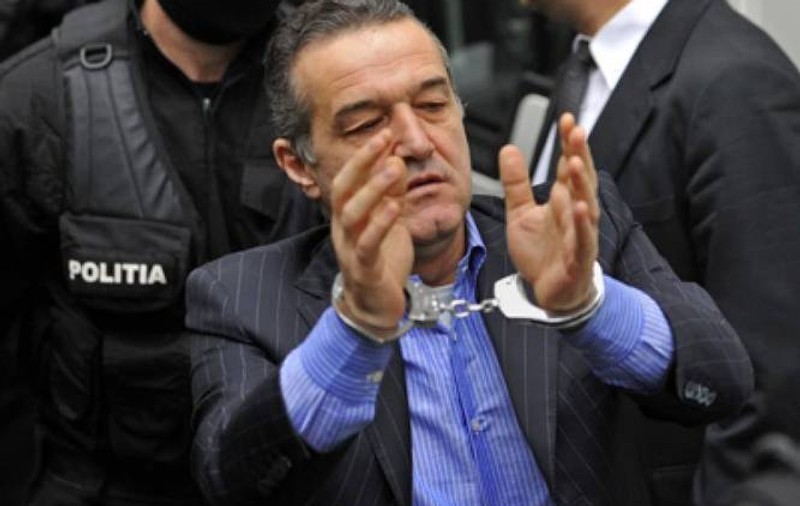 L-au ajuns blestemele dușmanului Becali! Omul care a spus că s-a bucurat când Gigi a intrat la pușcărie a pățit-o acum
