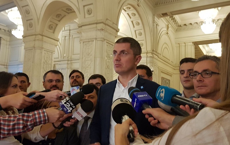 Opoziţia, dezbinată: USR şi PNL sesizează separat Avocatul Poporului, pe OUG privind legile justiţiei