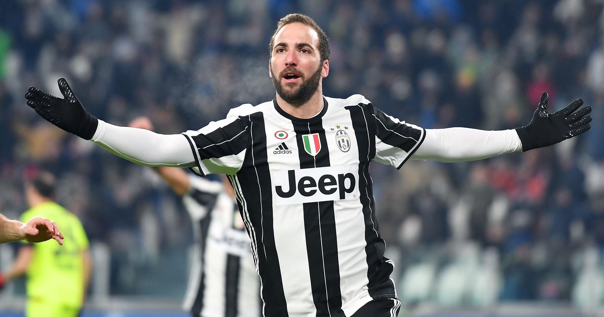 Italia, etapa 11. Higuain a marcat două goluri în derby-ul AC Milan - Juventus, scor 0-2
