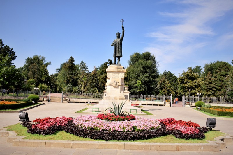 Monumentul lui Ștefan cel Mare din Chișinău, un simbol al Republicii Moldova Foto: Shutterstock