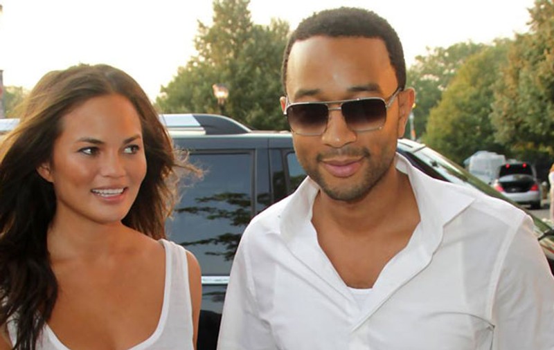 Modelul Chrissy Teigen şi cântăreţul John Legend au devenit părinţi!