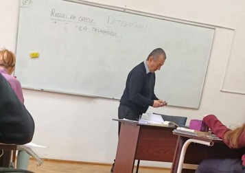 Ovidiu Vancea, la catedră. Sursă foto stiridecluj.ro