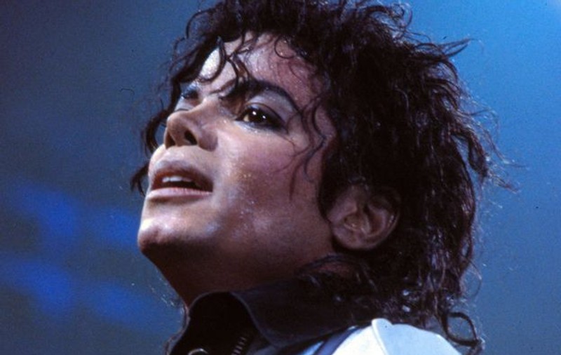 Michael Jackson va fi înmormântat marţi, înainte de ceremonia publică