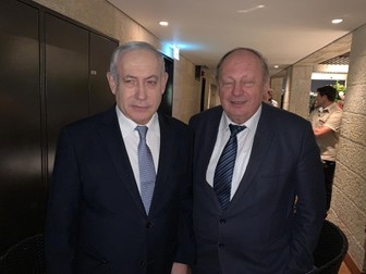 Beniamin Netanyahu, primul-ministru al Israelului, alături de medicul personal, Herman Berkovits | Foto: arhiva personală