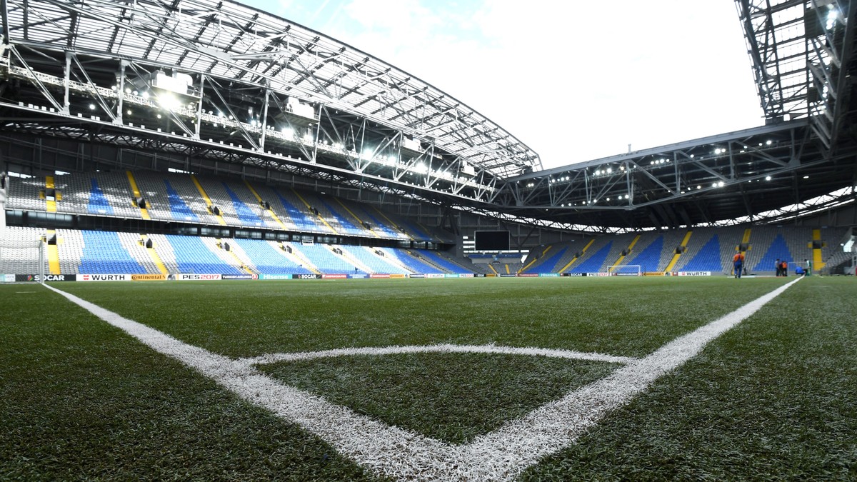 Gazonul sisntetic de pe stadionul din Astana reprezintă un dezavantaj pentru oaspeții naționalei Kazahstanului
