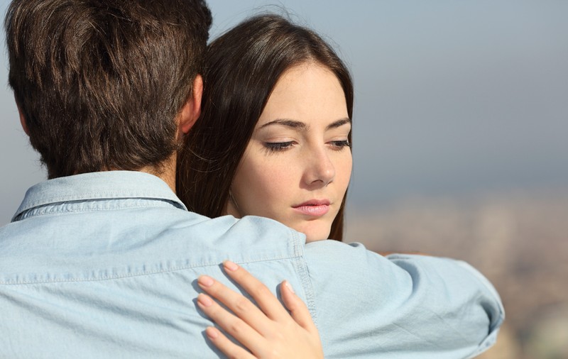 IN A RELATIONSHIP | Latura emoțională a pandemiei: tendințele posesive ar putea fi amplificate de acest context plin de anxietate