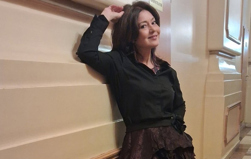 Oana Sîrbu, confesiuni la 40 de la absolvirea liceului: „Directoarea ne mai altoia cu un băț!”
