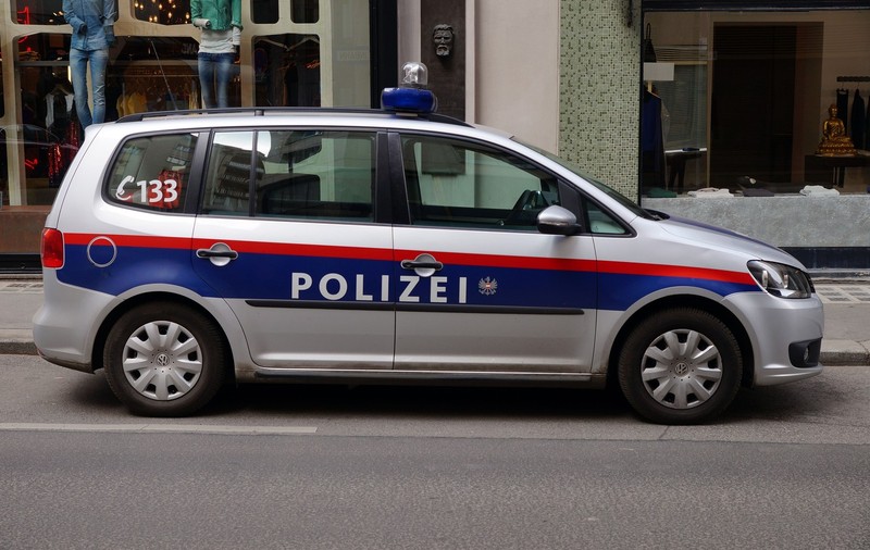 Medicii au găsit un glonț în stomacul unui român despre care s-a crezut că a murit de la comă alcoolică, după un grătar, în Austria