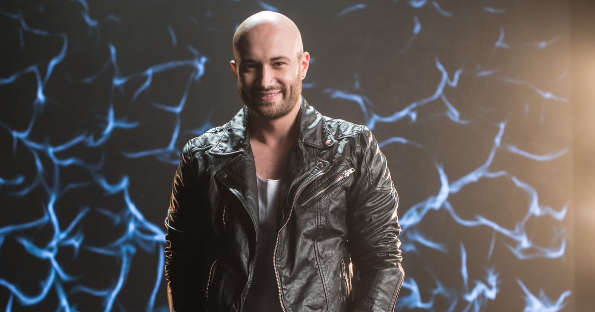 Mihai Bendeac s-a gândit la sinucidere. "M-am trezit pe jumătate ieșit pe geam, la etajul 9"