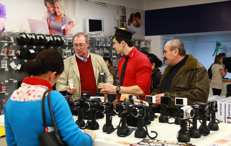 Românii cumpără pe rupte de Black Friday 2019. În opt ore și jumătate, 43.636 de tranzacții