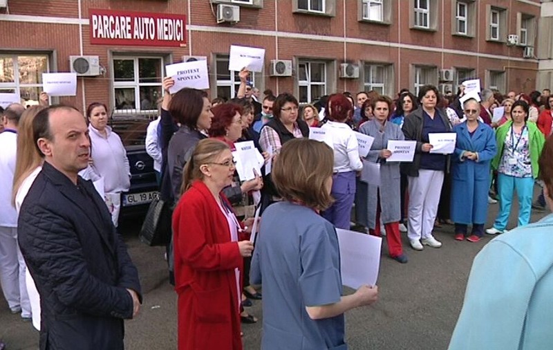 Protest la Spitalul Judeţean de Urgenţă din Galaţi/ FOTO