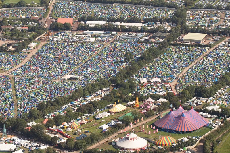 Imagine din iunie 2019, de la ultimul festival Glastonbury, organizat la Worthy Farm, în Somerset. Foto: Profimedia