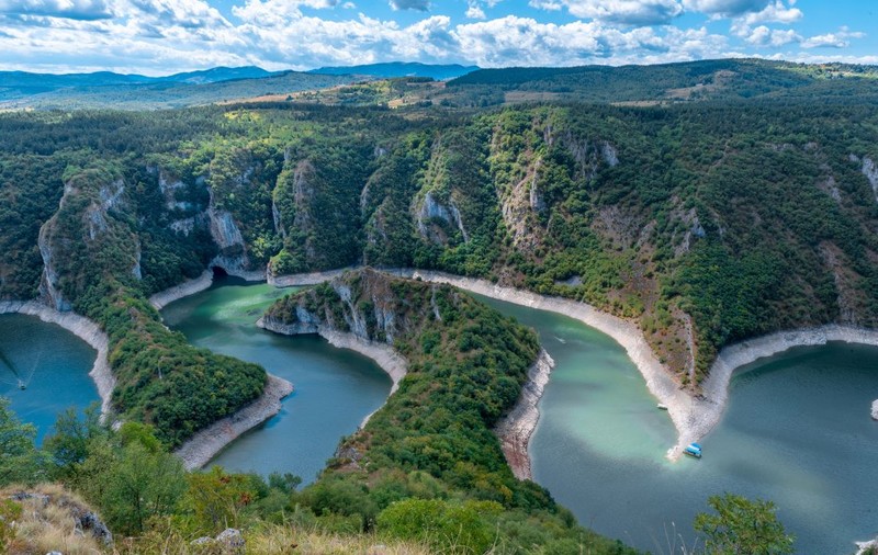 O noapte de cazare, la prețul a două cafele. Țara îi atrage cel mai mult pe turiștii români, pentru că prețurile rezistă inflației