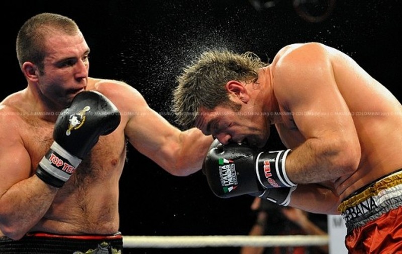 Mihai Nistor, campion mondial AIBA Pro Boxing la categoria supergrea. Pugilistul băcăuan a devenit al cincilea campion mondial al României la profesioniști, după Mihai Leu, Leonard Doroftei, Adrian Diaconu și Lucian Bute