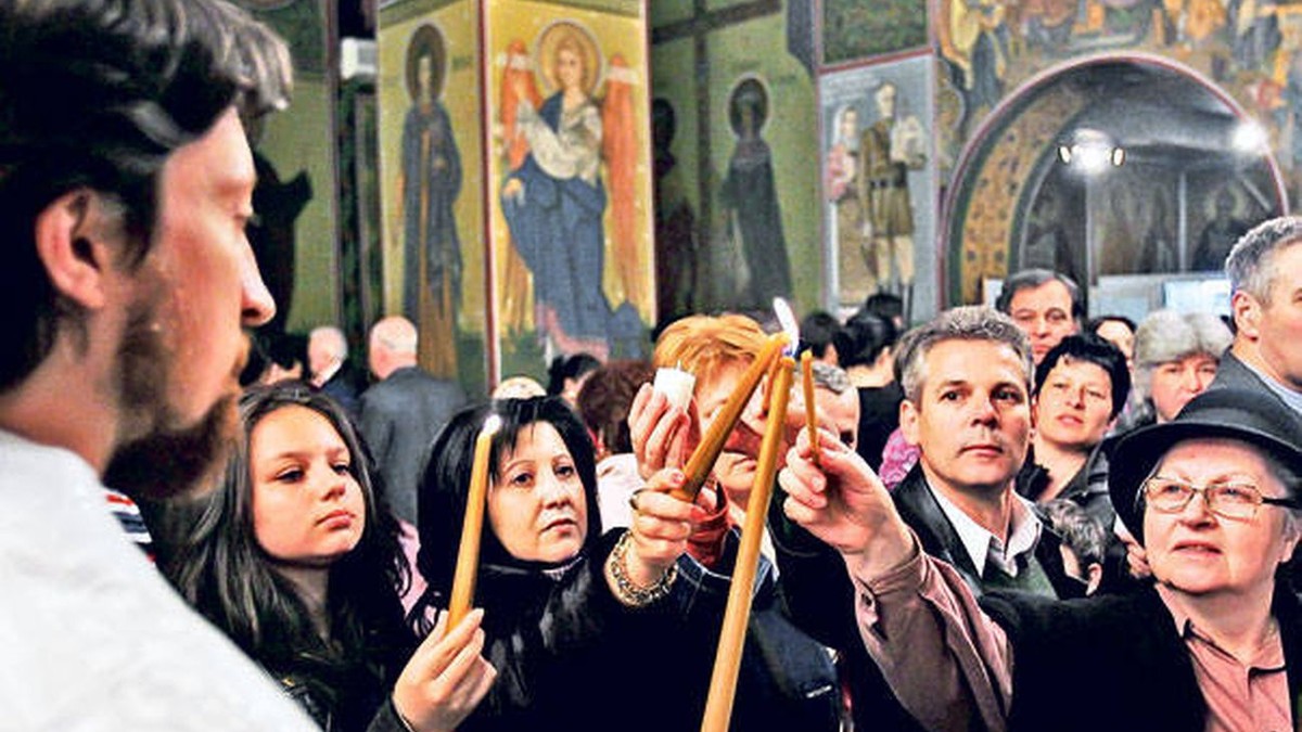 75% dintre români petrec Sărbătorile de Paște acasă