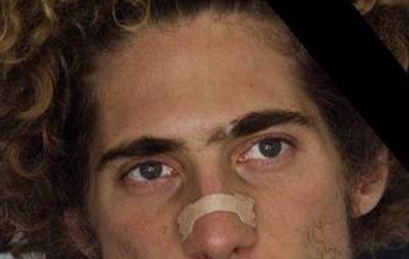 Astăzi se împlineşte un an de când a murit Marco Simoncelli! Vezi aici teribilul accident în care şi-a pierdut viaţa!