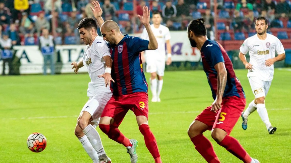 Antrenorul Dan Petrescu l-a dat afară pe Sasa Balic, anunță prosport.ro! Fundașul era unul dintre jucătorii aduși la CFR Cluj în această vară, dar înainte de numirea ”Bursucului”.