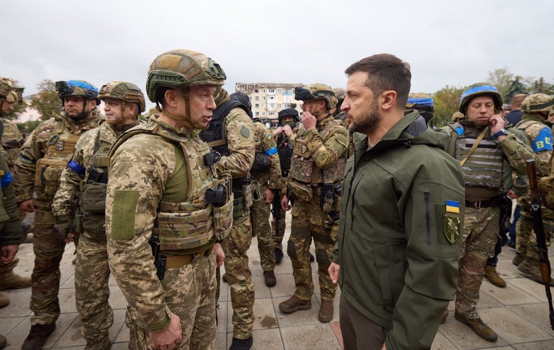 Zelenski afirmă că a identificat, cu generalul Sîrskîi, „punctele cele mai slabe” ale Rusiei: „Vor fi vizate de drone care să provoace cele mai grave daune”