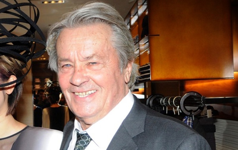 Strâmtorat financiar? După ce a renunţat al colecţia sa de artă şi la cea de vinuri, acum Alain Delon şi-a vândut şi ceasurile!