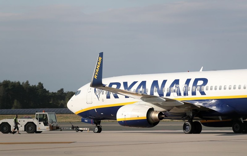 Ryanair anulează mâine 150 de zboruri din Germania. Atenționare MAE pentru românii care călătoresc cu avionul