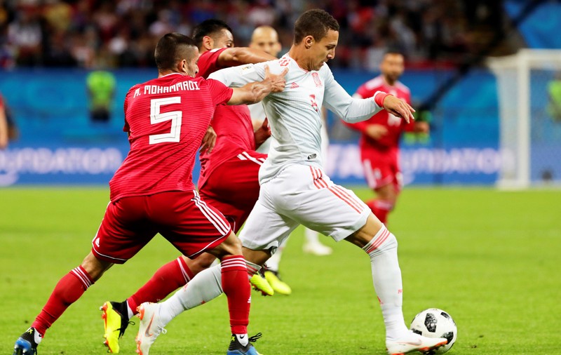 Cel mai ciudat mod de a executa un aut la Campionatul Mondial de fotbal Rusia 2018: iranianul Mohammadi!