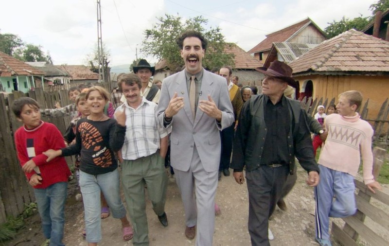 În satul lui Borat, George Simion a luat peste 80% din voturi, iar Nicușor Dan - sub 1%