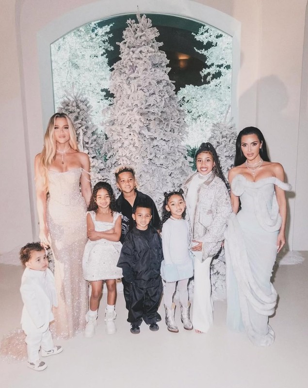 Familia Kardashian renunță la fastuoasa petrecere de Crăciun. Decizia neașteptată luată în acest an